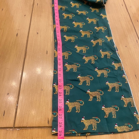 Women’s Pajama Set Cougar Animal Print Santa Holiday Novelty New Size medium - Picture 10 of 16